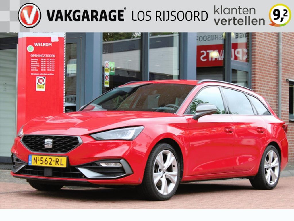 SEAT Leon Sportstourer 1.5 Hybrid Aut. *FR* | Trekhaak | Carplay | Cruise & Climate Control | Half- Leder | Privacy | Orig. NL |