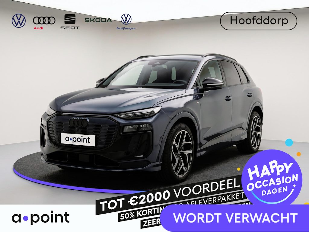 Audi Q6 e-tron S edition 83 kWh 252 pk | Warmtepomp | Navigatie | Trekhaak (wegklapbaar) | Parkeersensoren (Park assist) | Rondomzicht camera | Multimedia scherm passagier | Stoel ventilatie | Luchtvering | S-Line |