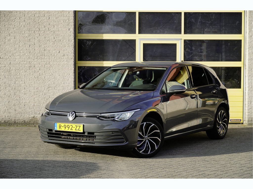 Volkswagen Golf 1.0 TSI Life BJ2022 Lmv 17" | Led V+A | Pdc | Achteruitrijcamera | App-Connect | Navi | Sfeerverlichting | Climate control | Cruise control | Verwarmd stuur | Verwarmde voorstoelen | Extra getint glas