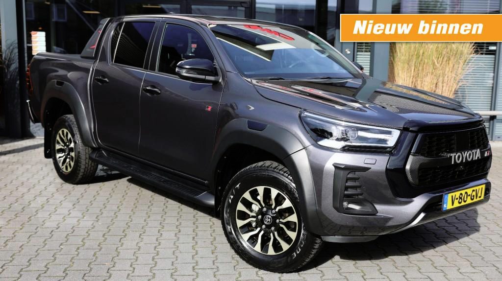 Toyota Hilux 2.8 D-4D DUBBEL CABIN GR SPORT A/T 2 ZITS 4WD VAN