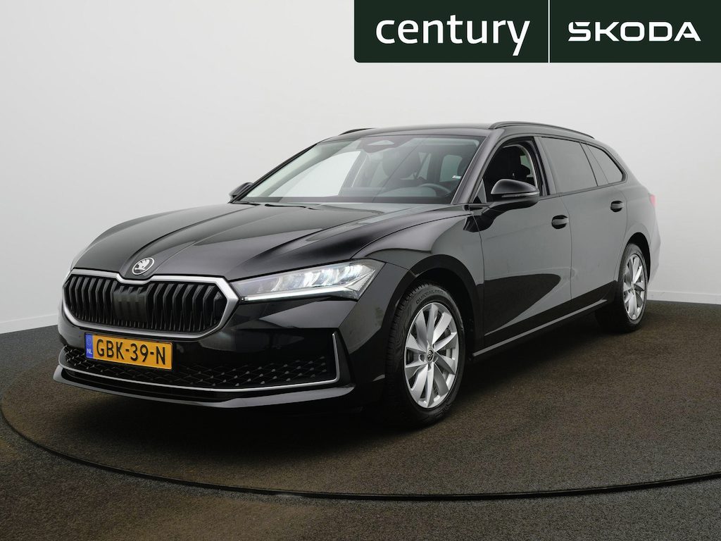 Skoda Superb Combi First Edition 1.5 TSI 150PK | Camera | Trekhaak | ACC | Navi | Stoelverwarming | Side Assist |