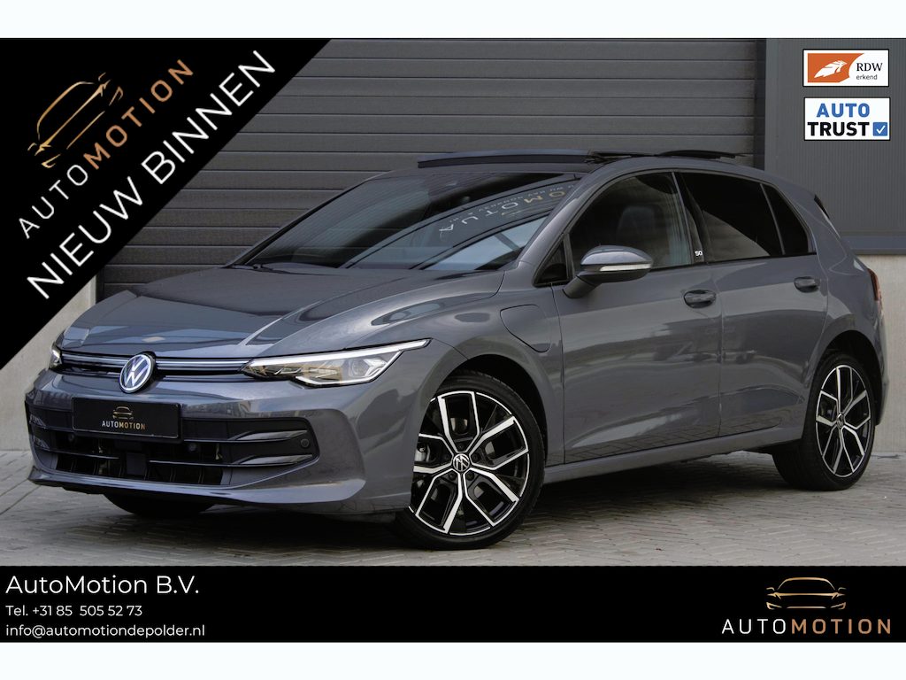 Volkswagen Golf 1.5 eHybrid 50 Edition PANO CAMERA MASSAGE KEYLESS STOELVERWARMING