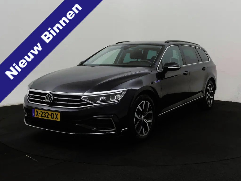 Volkswagen Passat Variant 1.4 TSI PHEV GTE Business PHEV GTE Zakelijk | LED-matrix | Winterpakket | ErgoComfort | ACC | LMV | Trekhaak |
