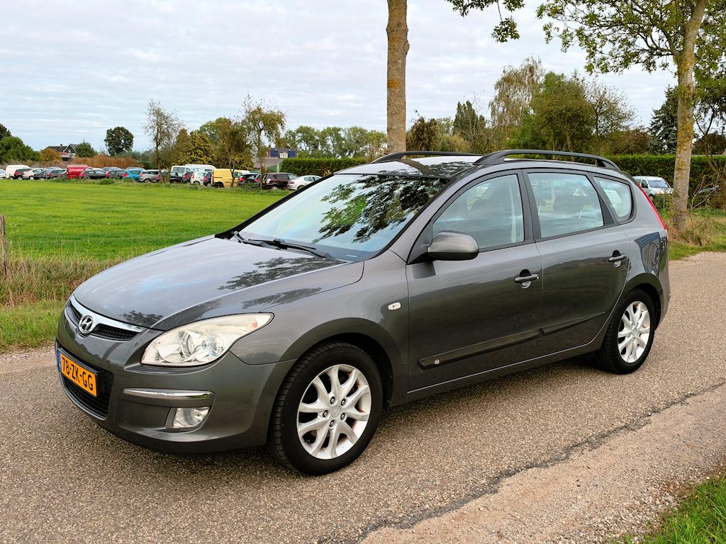 Hyundai i30 CW 1.6i Dynamic Airco APK 02-2027 NAP