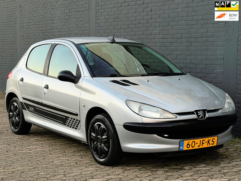 Peugeot 206 1.4 XR 5deurs APK CARPLAY TREKHAAK