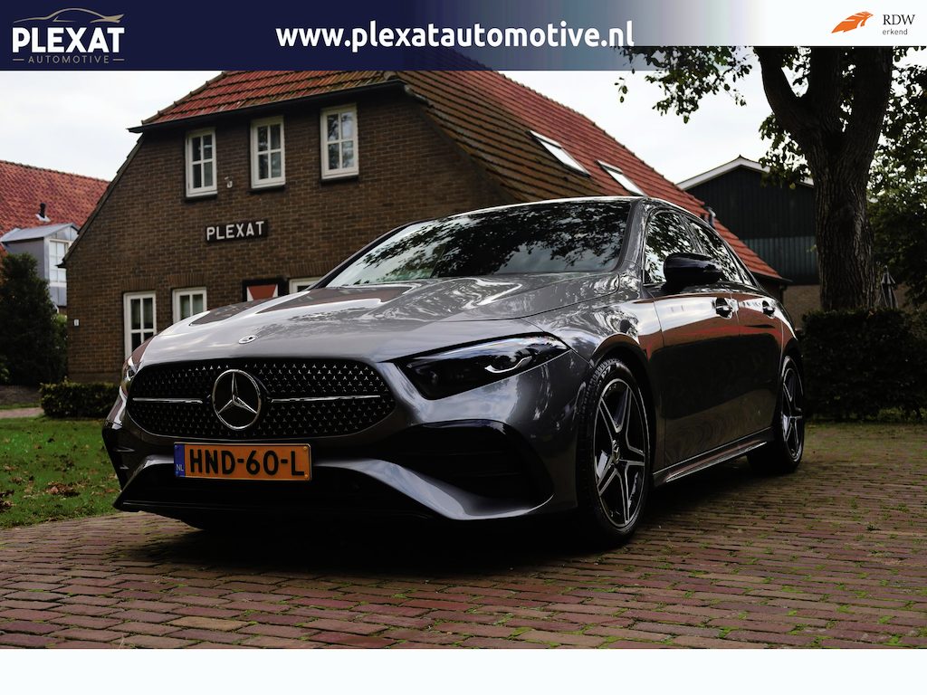 Mercedes-Benz A-klasse 180 Star Edition AMG Line LIMITED Aut. | NIEUWSTAAT | Widescreen | Panorama | Camera | Sfeerverlichting |