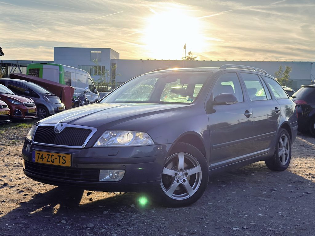Skoda Octavia Combi 1.6 Elegance Attractive Business