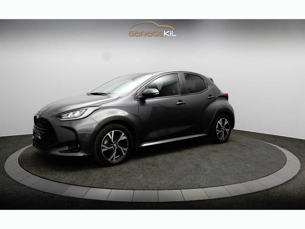 Toyota Yaris 1.5 Hybrid 115 Team D Dealeronderh. / Comfort Pakket / Stoelverwarming + stuurverwarming / LED / DAB radio / Smartphone Integratie / Adaptive Cruisecontrol