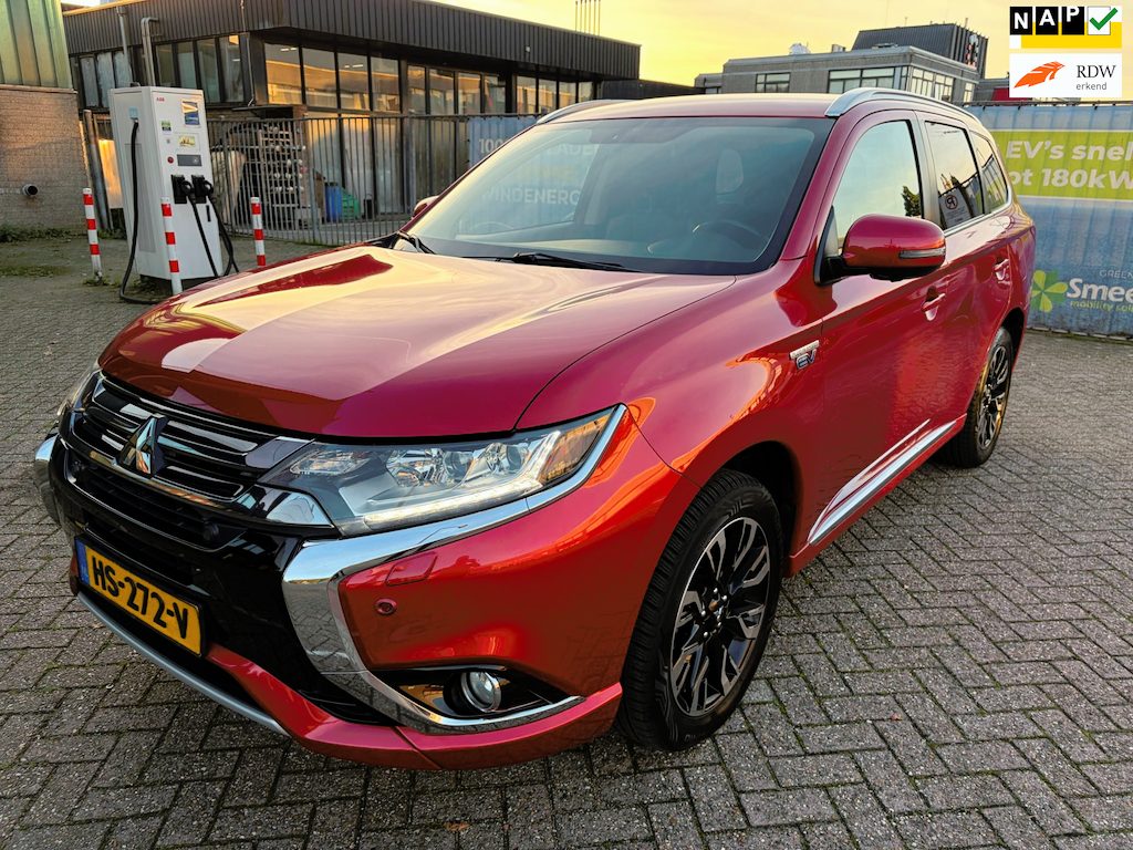 Mitsubishi Outlander 2.0 PHEV instyle / Camera / Stoelverw. / Leder / LED