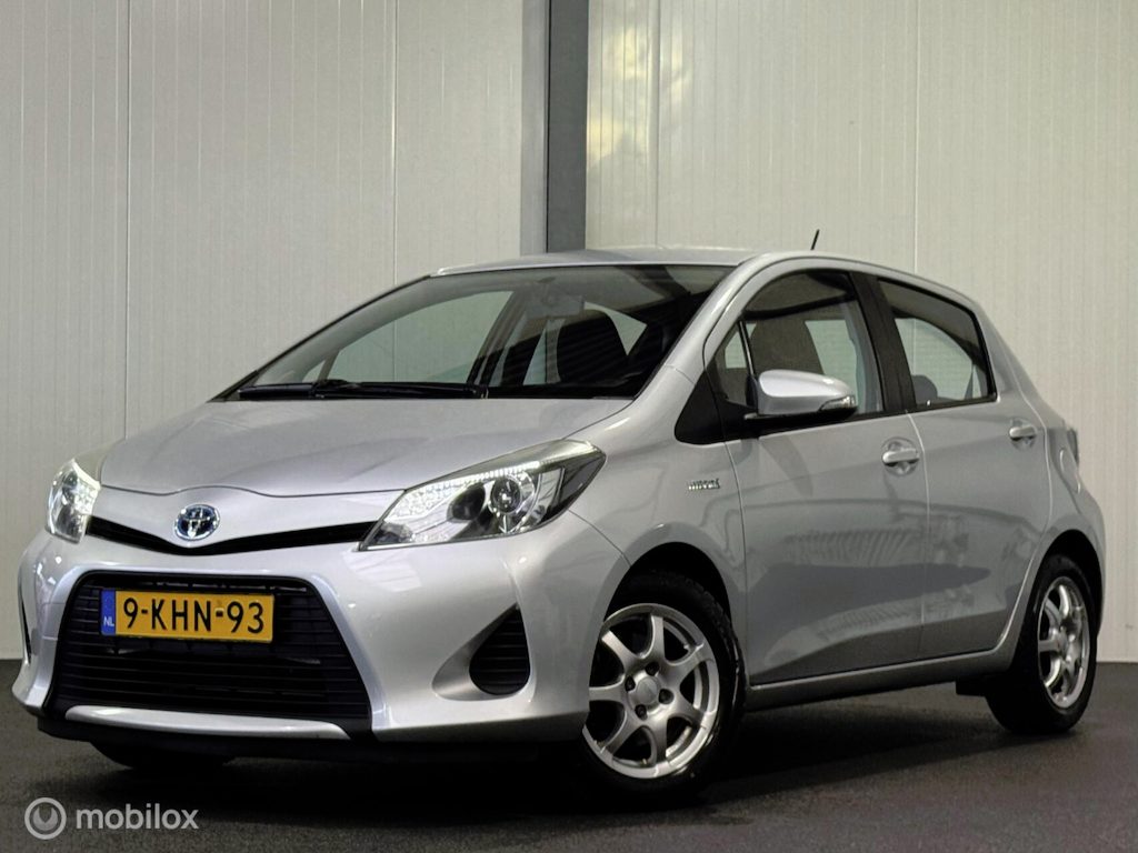 Toyota Yaris 1.5 Full Hybrid Aspiration Automaat [ NAP Trekh Dealer ond cruise-clima ]