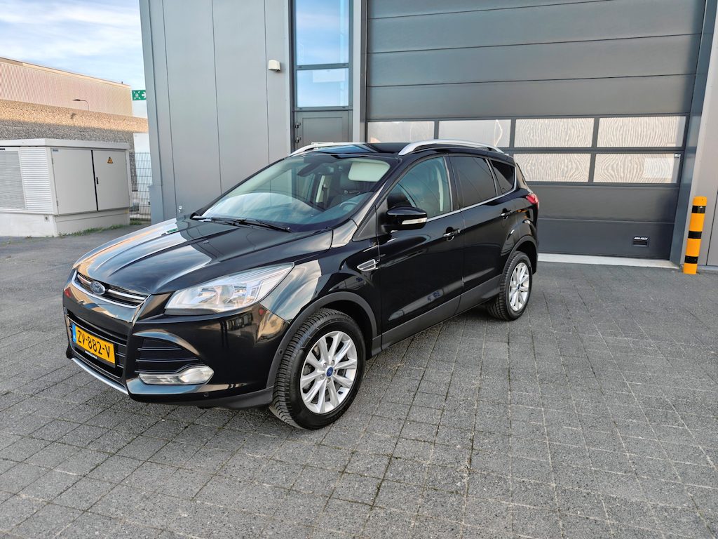 Ford Kuga 1.5 Titanium 150pk, Trekhaak 2000kg,Cruise Control,Navigatie,Climate Control,PDC,