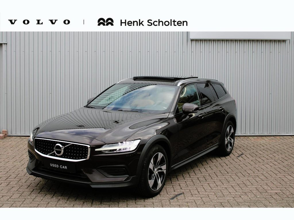 Volvo V60 Cross Country 2.0 T5 AWD Pro Achteruitrijcamera | Semi elektrische trekhaak | Panoramadak | Apple Carplay | Android Auto | Elektrisch bedienbare achterklep | Cruise Control | Stoelverwarming voorzijde