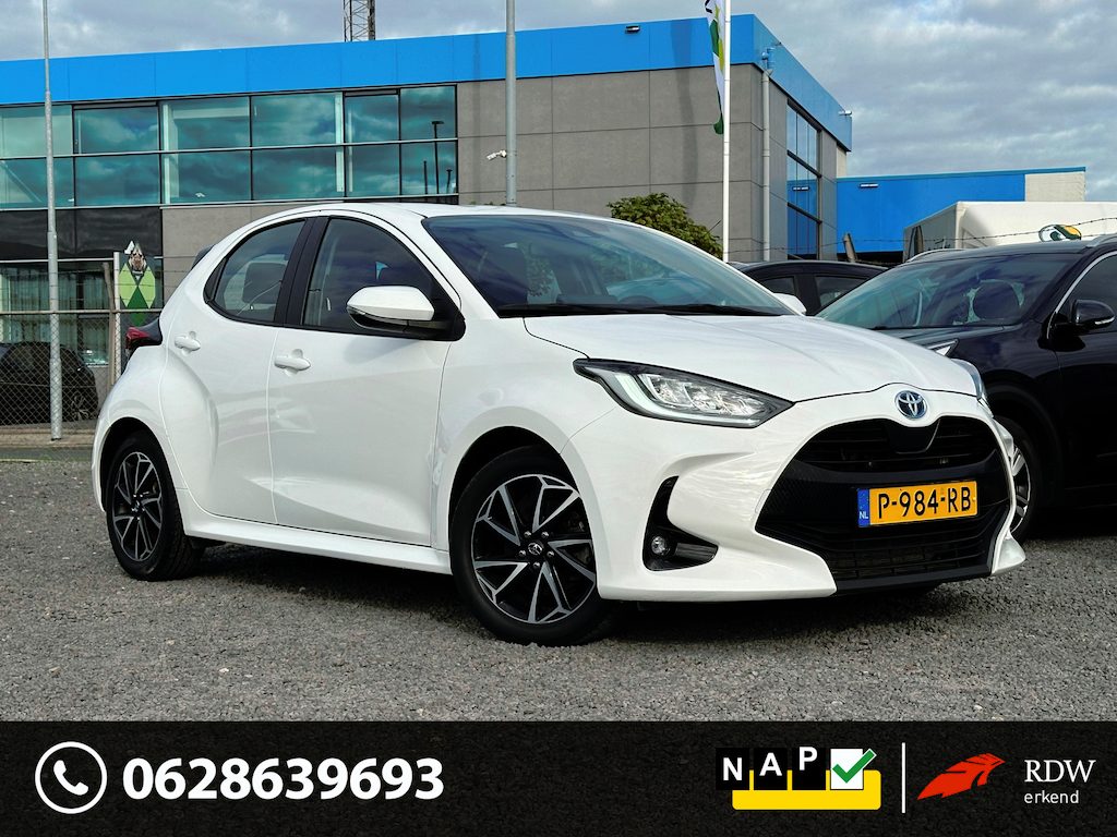 Toyota Yaris 1.5 Hybrid Dynamic/CAMERA/NAVI/CARPLAY