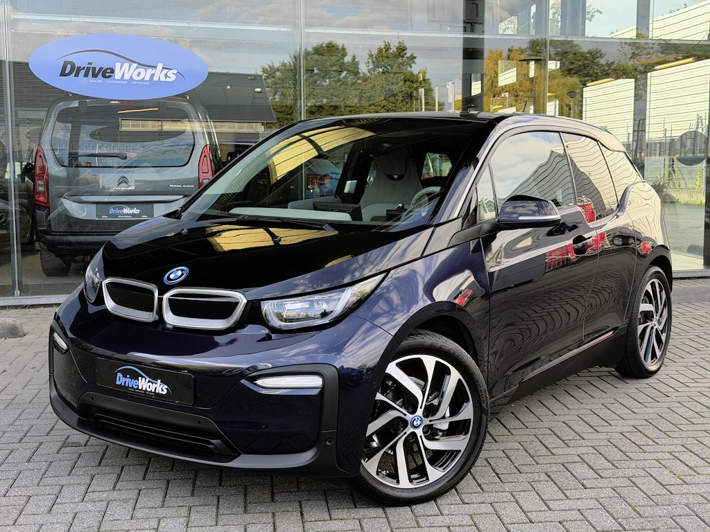 BMW i3 Executive Edition 120Ah 42 kWh | Camera | Groot Navi | Key-less | Interieurdesign 'Loft' Interesse in een bezichtiging of proefrit, bel of app met 06-24282842 / 06-42130156