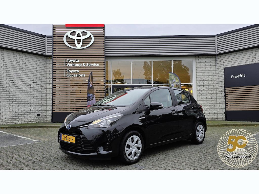 Toyota Yaris 1.5 Hybrid ACTIVE TREKHAAK 4S-BANDEN CAMERA CRUISE NAVI CLIMA BLUETOOTH NL-AUTO