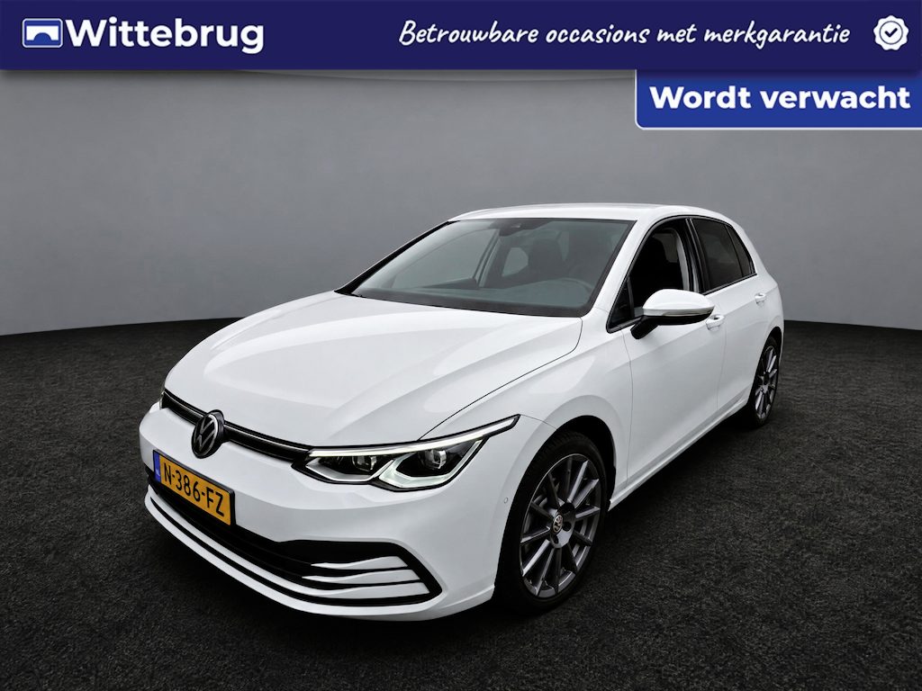 Volkswagen Golf 1.5 eTSI Life Business / LED / Memory seats / Navigatie / Navigatie / App connect /