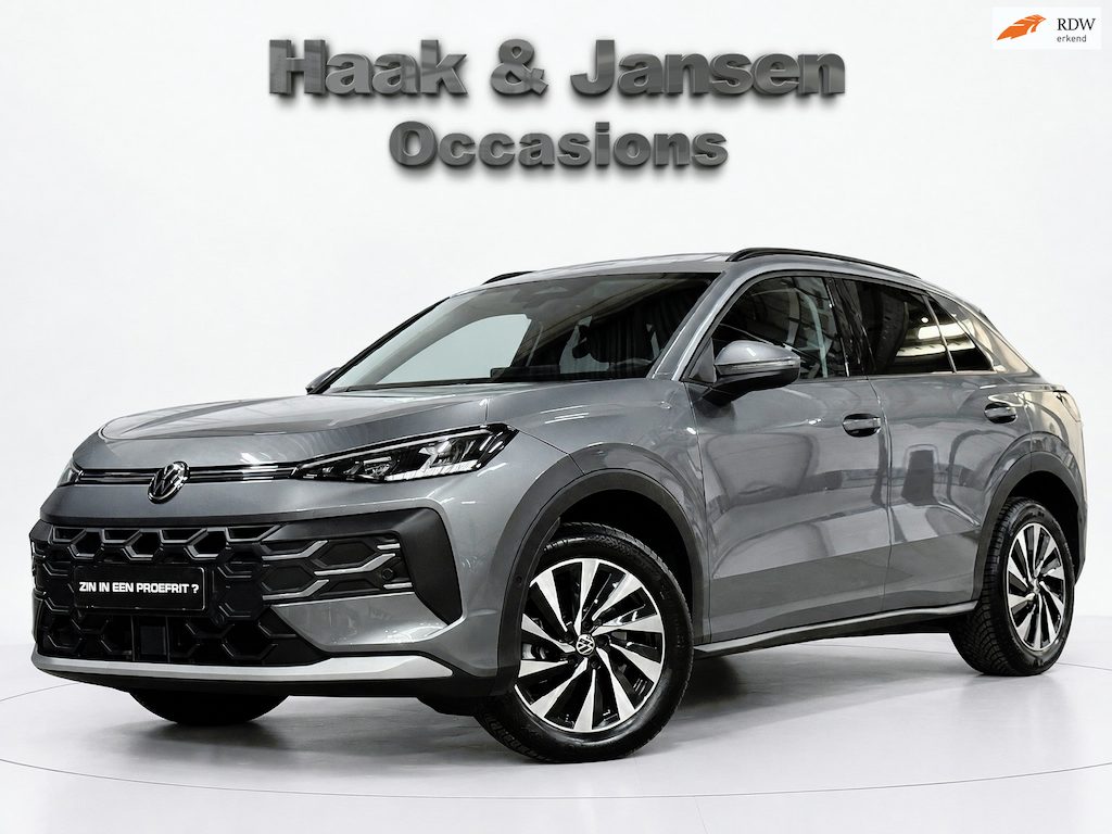 Volkswagen T-Roc 1.5 eTsi Life First Edition ACC Stoelverwarming Lane assist Apple Carplay