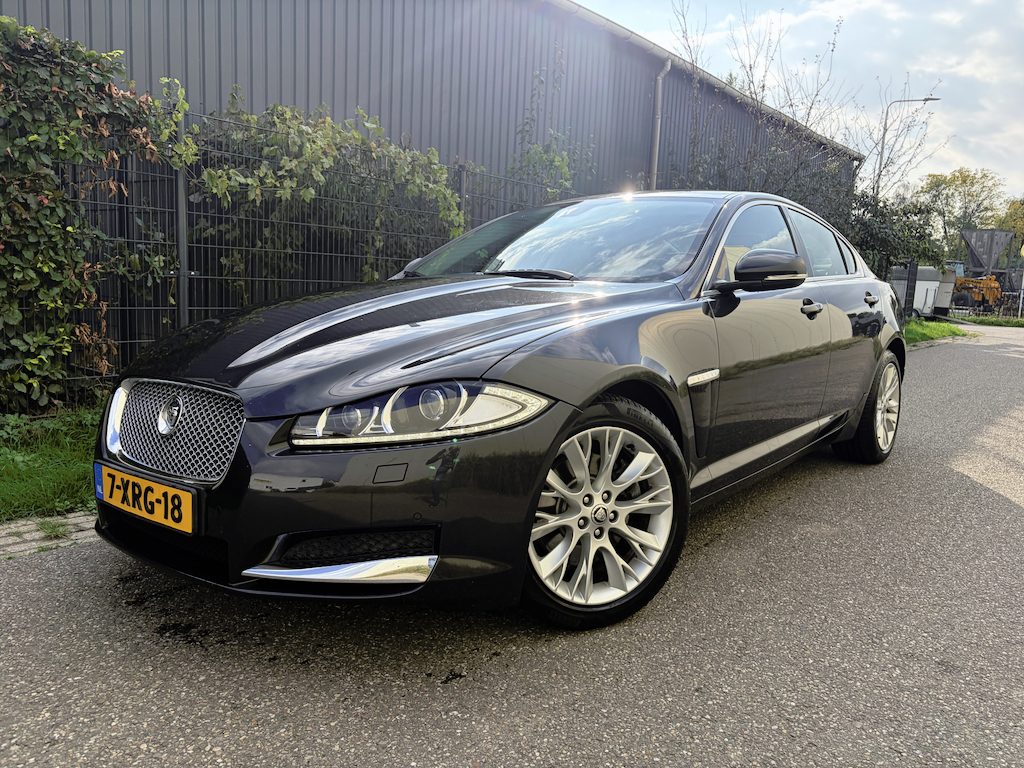 Jaguar XF 2.2D / AUTOMAAT / LEER / NAVI / CRUISE / STOELVERWARMING / 137dkm!