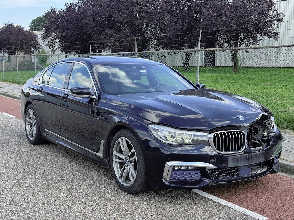 BMW 7-Serie 730d High Executive M-Sport Lichte Schade