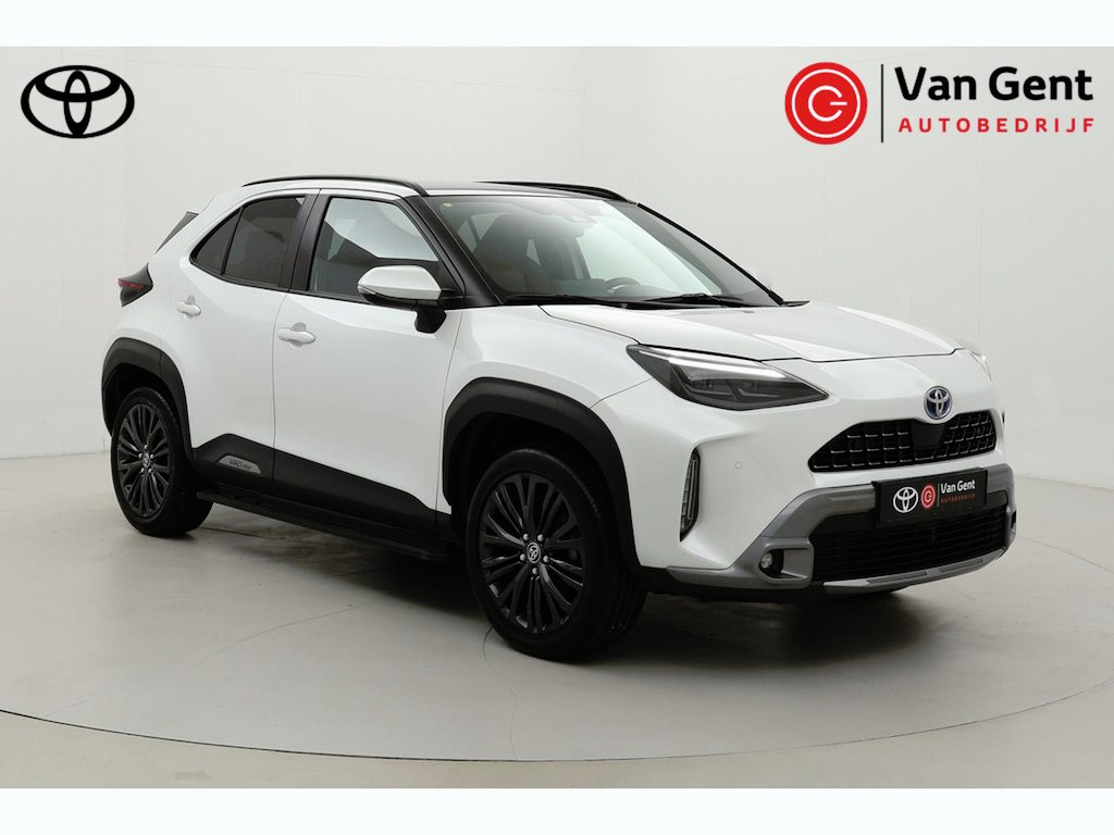 Toyota Yaris Cross 1.5 Hybrid Adventure | Panoramadak | Trekhaak | Treeplanken | Dodehoek detectie | JBL | Head-up display | Apple Carplay / Android Auto | Parkeersensoren voor/achter | Stoelverwarming | 18 inch