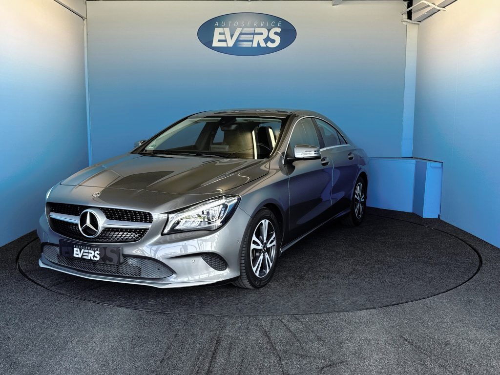 Mercedes-Benz CLA 180 Ambition Automaat, Cruise, Achteruitrijcamera