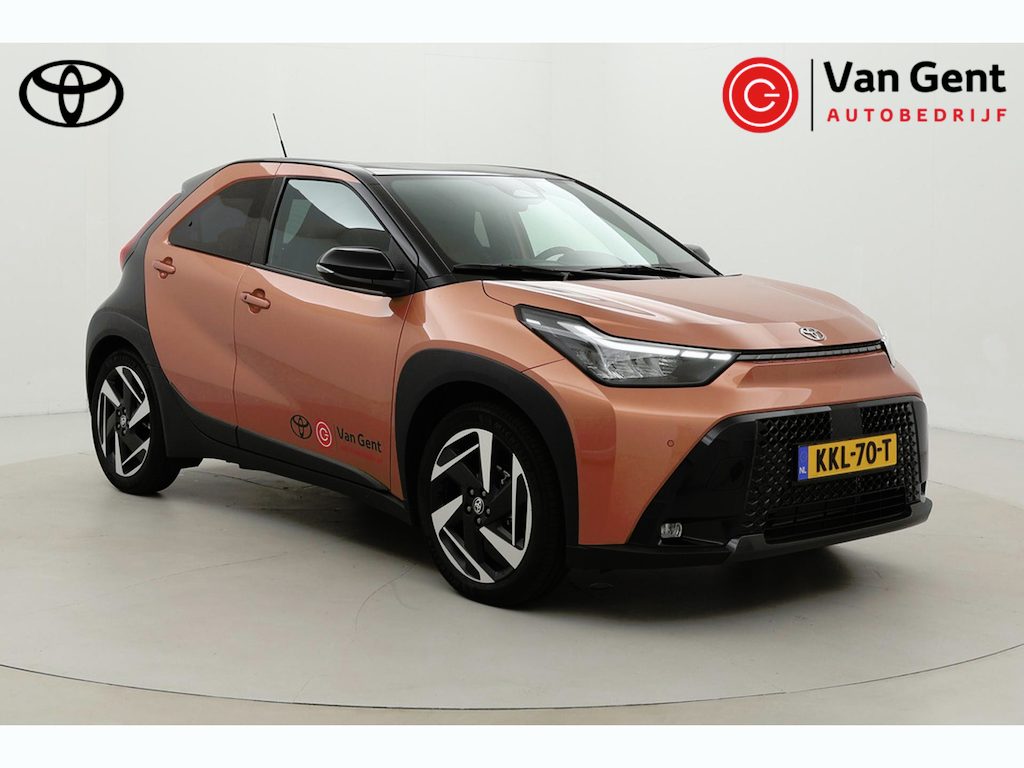 Toyota Aygo X Hybrid 115 envy | Apple Carplay / Android Auto | Stoelverwarming | LED | Keyless | Adaptive Cruise | Clima | Parkeersensoren voor/achter | Camera | 18 inch