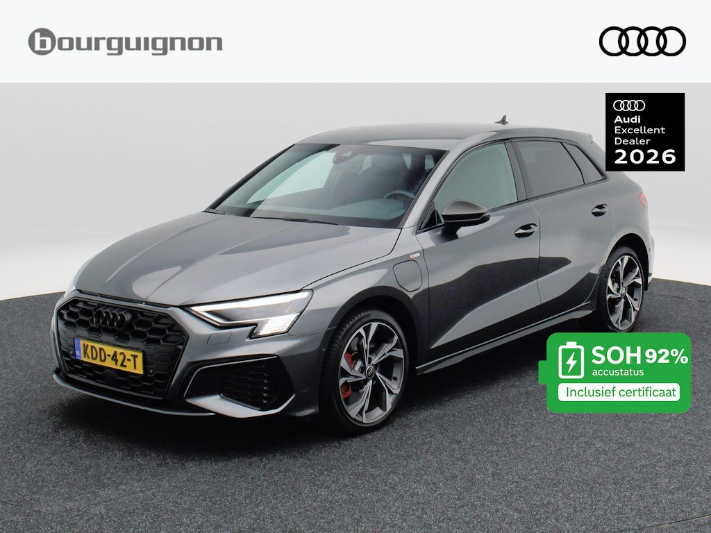 Audi A3 Sportback 45 TFSi e 245 Pk S line Competition | Stoelverwarming | Camera | Virtual Cockpit | CarPlay | Matrix LED | 18 Inch | 55.125 Km !!