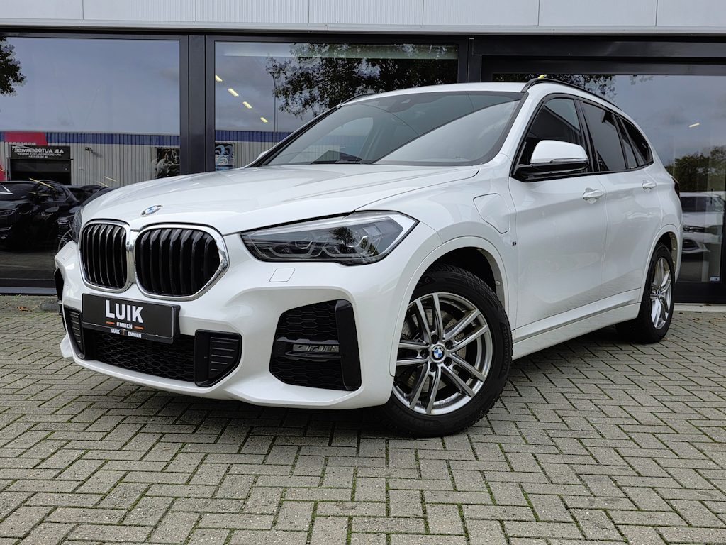 BMW X1 xDrive25e M-Sport + NAVIGATIE + LM VELGEN + LED