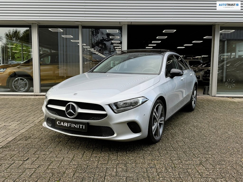 Mercedes-Benz A-klasse 250 e Business Line Limousine Automaat 218 Pk | Panoramadak | Navigatie | Climate | Cruise control | 19".