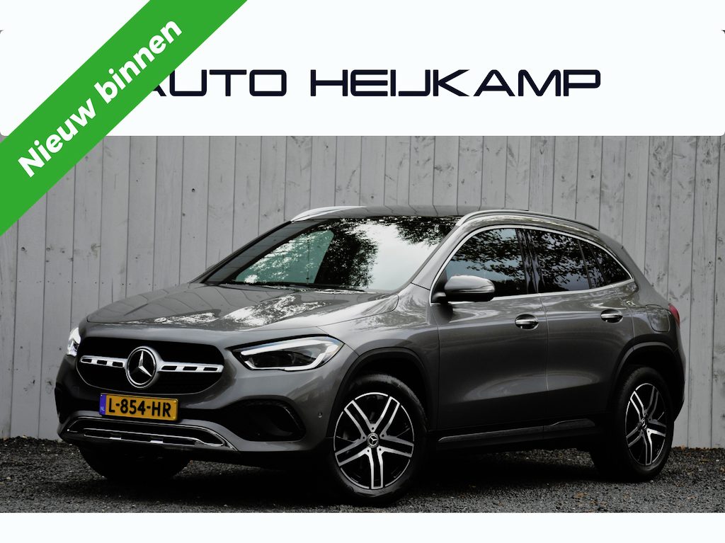 Mercedes-Benz GLA 180 Business Solution Luxury | Pano-dak | Leer | Trekhaak | NL-Auto! |