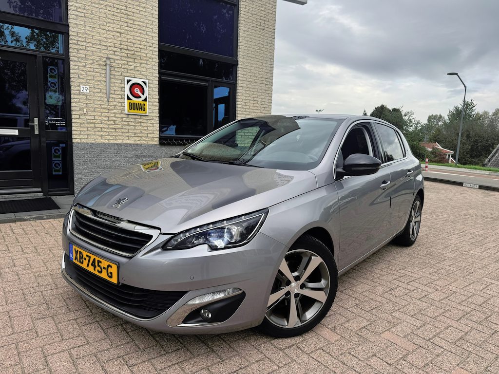 Peugeot 308 1.2 PureTech Allure- panodak-trekhaak- automaat