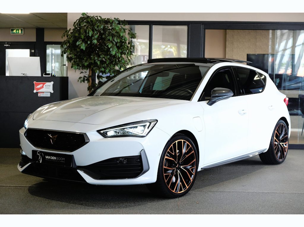 CUPRA Leon 1.4 e-Hybrid VZ Copper 245PK Pano Led Memory SuperSportStuur Cam Navi Virtual