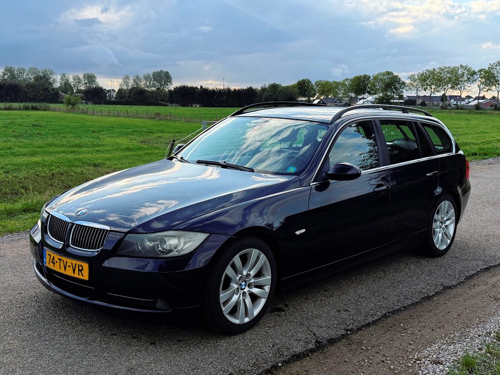 BMW 3-Serie Touring 330i High Executive AUT Leder Navi APK 12-2027