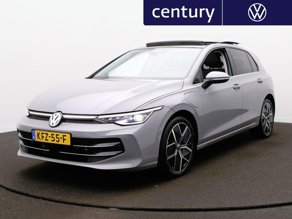 Volkswagen Golf 1.5 eHybrid Style Edition | Panodak | Camera | Trekhaak | Elek. Stoel | ACC |