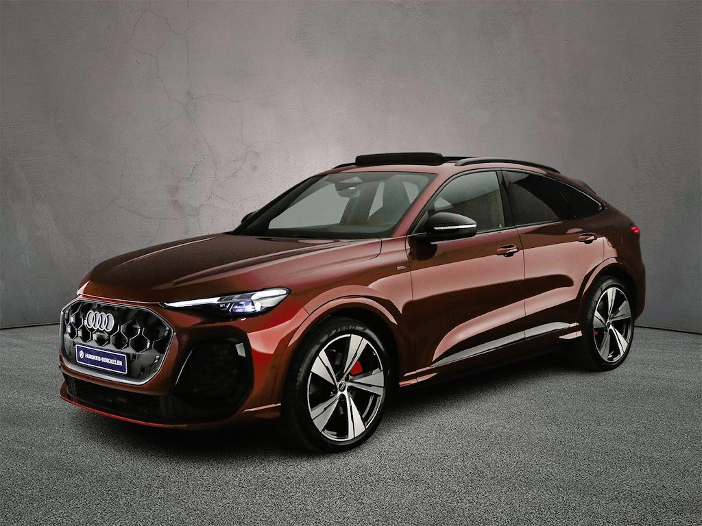 Audi Q5 Sportback 2.0 TFSI e-hybrid quattro S edition Competition | Luchtvering | Panoramadak | Trekhaak | Leder | 360 camera | Ambient Lichtpakket | MMI Passagiersdisplay