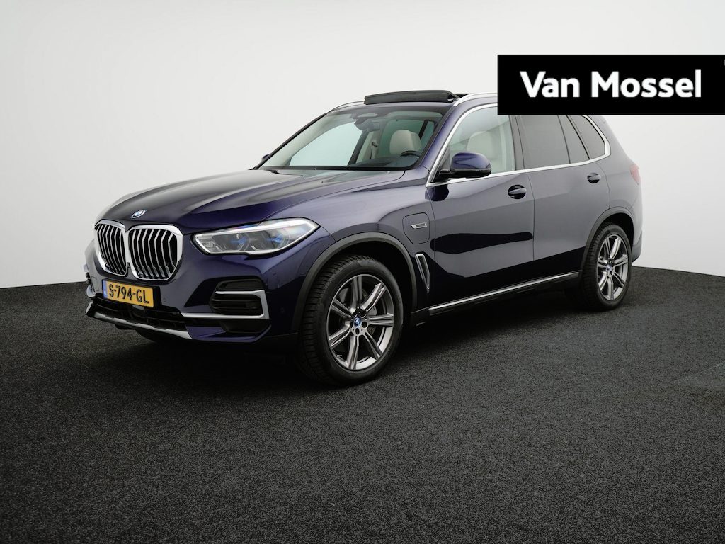 BMW X5 xDrive45e High Executive | Apple/Android Play | Camera | Co-Pilot pack | Comfortstoel(en) | Panorama Dak | Laser LED | Luchtvering | Head-up | H&K Audio | X-Line | Comfort Access pakket | Saftey-pack | 12 maand BOVAG Garantie! |
