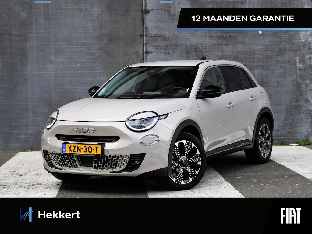 Fiat 600 La Prima 1.2 Hybrid 110pk Automaat MASSAGE | CAMERA | ADAPT. CC | 18''LM | DODE HOEK | NAVI