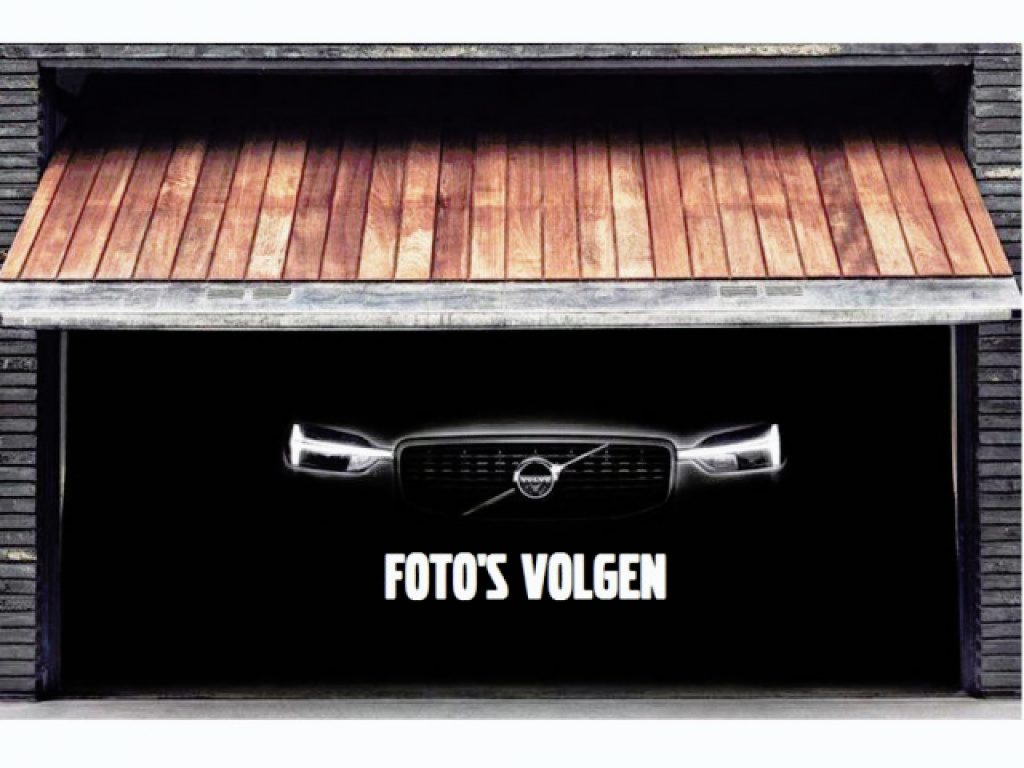 Volvo EX40 Extended Range 252PK Plus 82 kWh | Trekhaak | All-Season |
