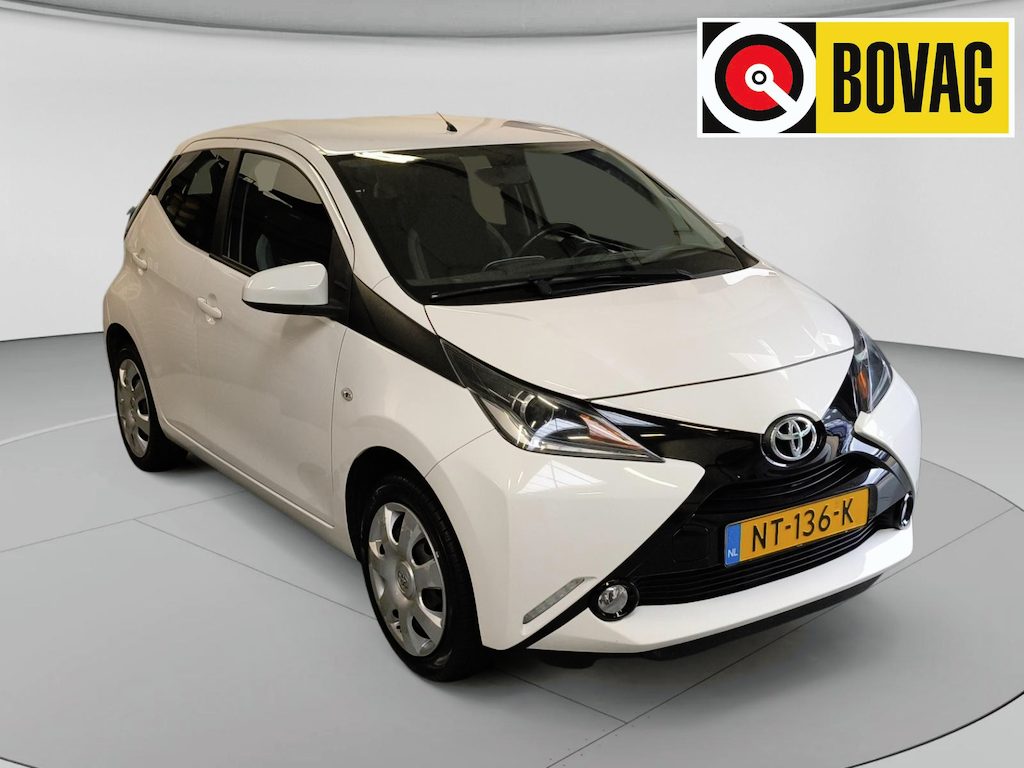 Toyota Aygo 1.0 VVT-i x-play Navi| Airco| Camera