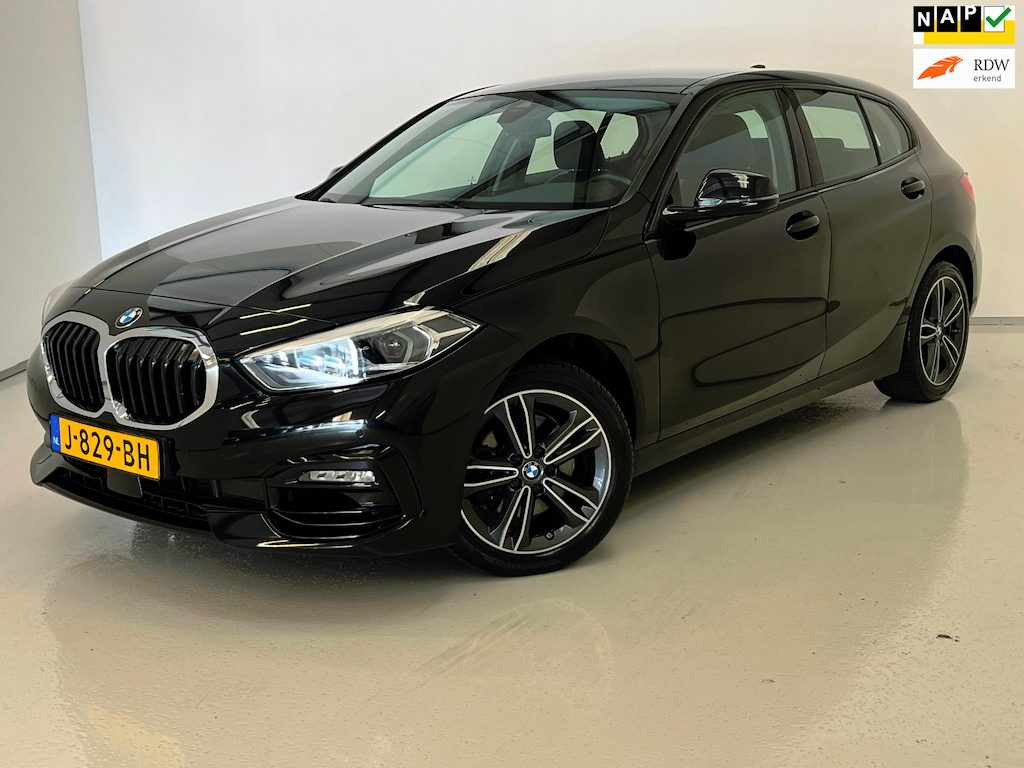 BMW 1-Serie 118i Executive Edition / NL-auto / BTW / CarPlay