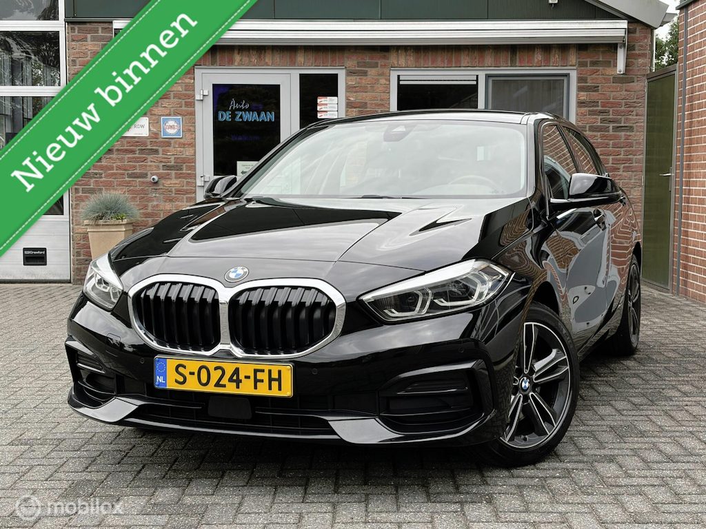 BMW 1-Serie 118i M Sport Business|Leer|Parkeersensor V/A|Camera|Stoelverwarming.