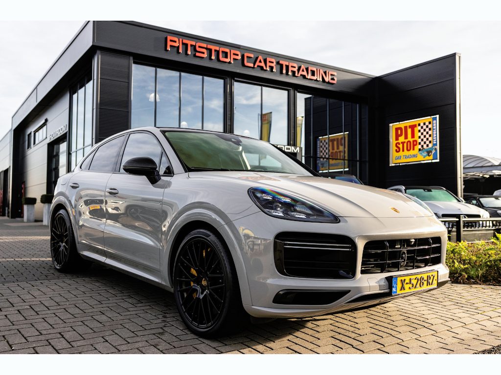 Porsche Cayenne Coupé 4.0 Turbo S E-Hybrid, 680 PK, Carbon, Burmester, Trekhaak!