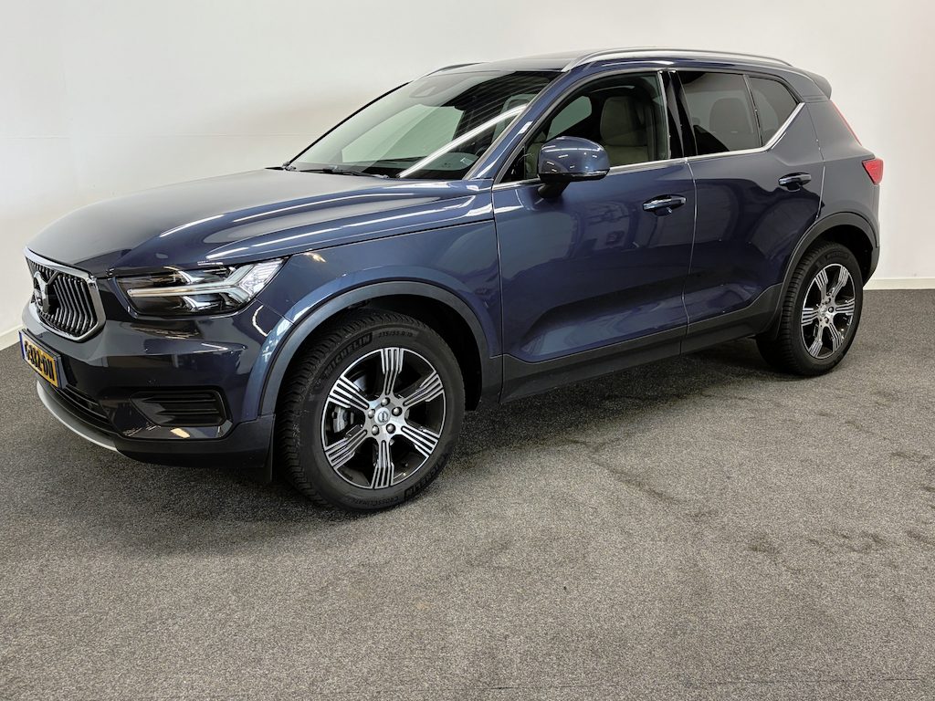 Volvo XC40 1.5 T3 163pk AUT Inscription Sunroof/ Leer/ Stoelverw./ Camera/ Donker glas