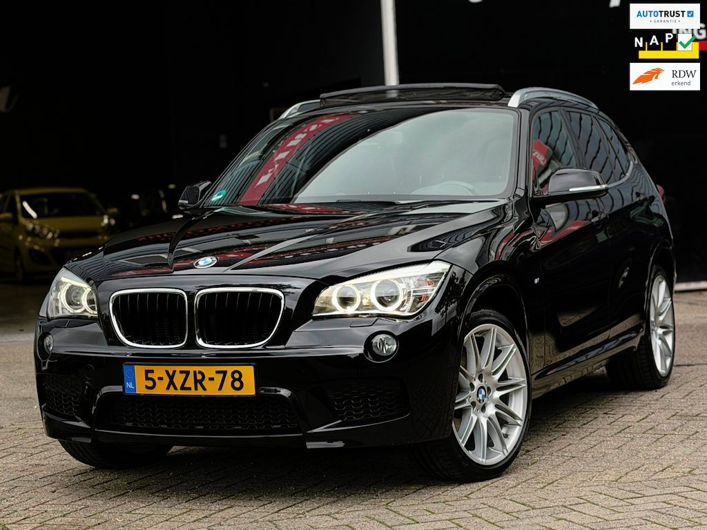 BMW X1 SDrive20i High Executive AUTOMAAT M-PAKKET/PANO/LEDER/XENON | KEURIGE AUTO !