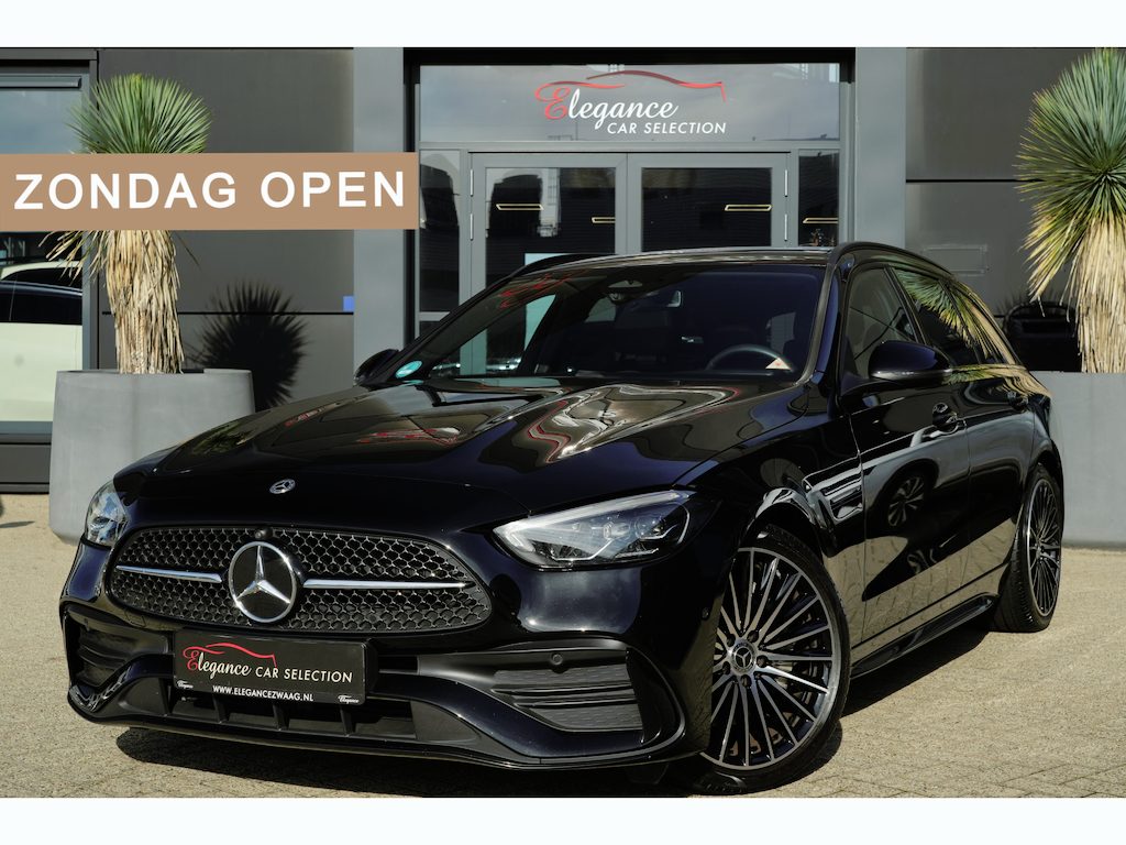 Mercedes-Benz C-klasse Estate 200 AMG Line | 204 PK | Panoramadak | Leder | 360°-camera | Massage stoelen | Mercedes-Benz C-Klasse Estate 200 AMG Line 204 PK met een 1.5-liter viercilinder benzinemotor met mild-hybride ondersteuning, lederen bekleding, elektrisch panoramadak, verwarmde en geventile