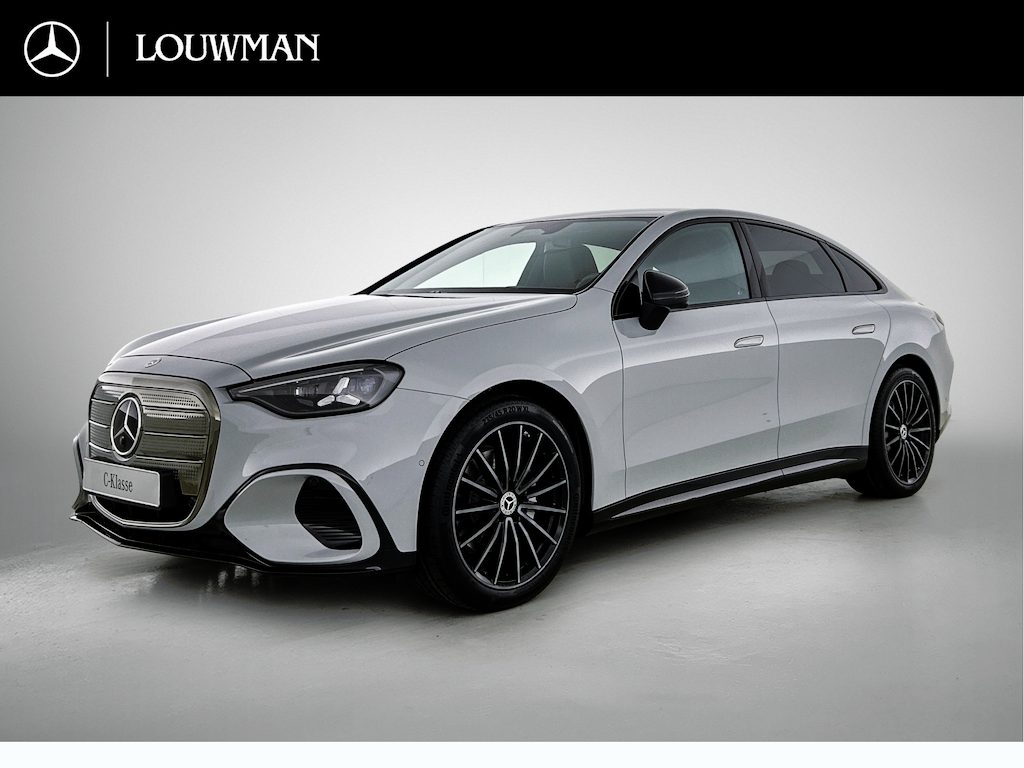 Mercedes-Benz C-klasse 400 4MATIC Launch Edition 94 kWh | Premium pakket | Winterpakket | Rijassistentiepakket Plus | Sportstoelen pakket | Trekhaak | Panoramisch dak | Sierelementen zwart scheepsdek hout | 20" multispaaks lichtmetalen AMG velgen |