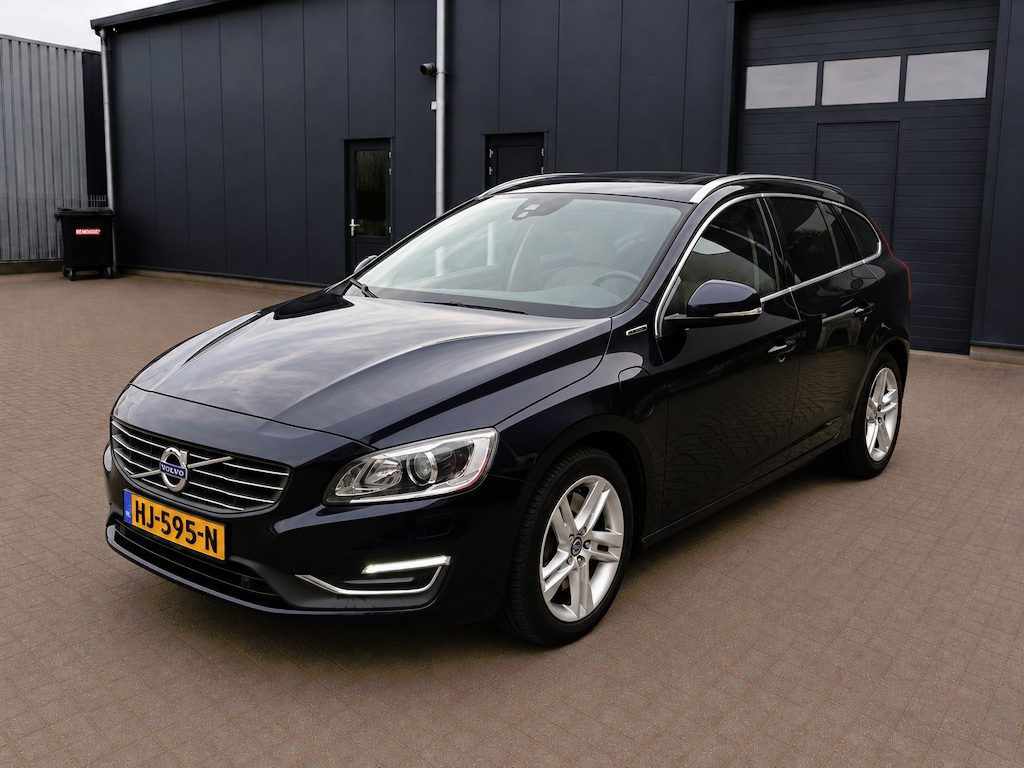 Volvo V60 2.4 D6 Twin Engine R-Design Hybride nieuwstaat!