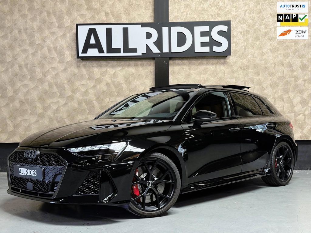 Audi RS3 Sportback 2.5 TFSI RS 3 quattro | Pano | carbon | Kuipstoelen | ACC | Keyless | Sfeerverlichting