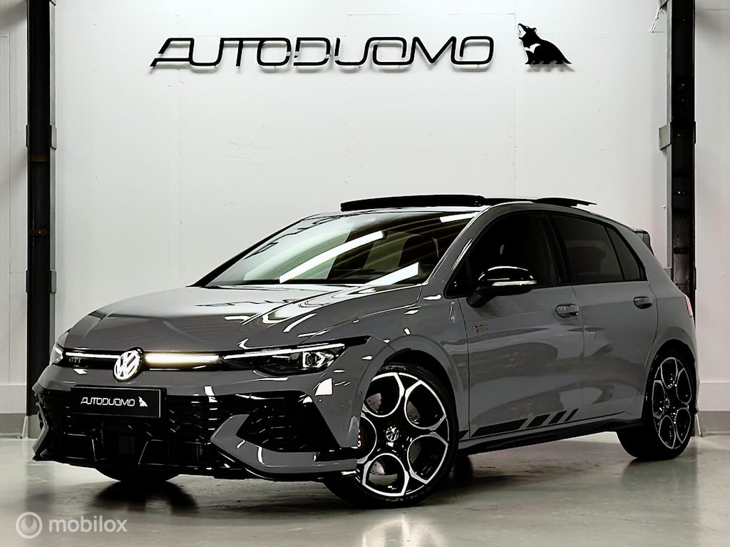 Volkswagen Golf 8,5 2.0 TSI GTI Clubsport | Pano | HuD | H/K | IQ | Black Style | Dodehoek | Alcantara/Leer | Camera | Stoel- & Stuurverwarming | AutoPilot | Sfeer | 301PK