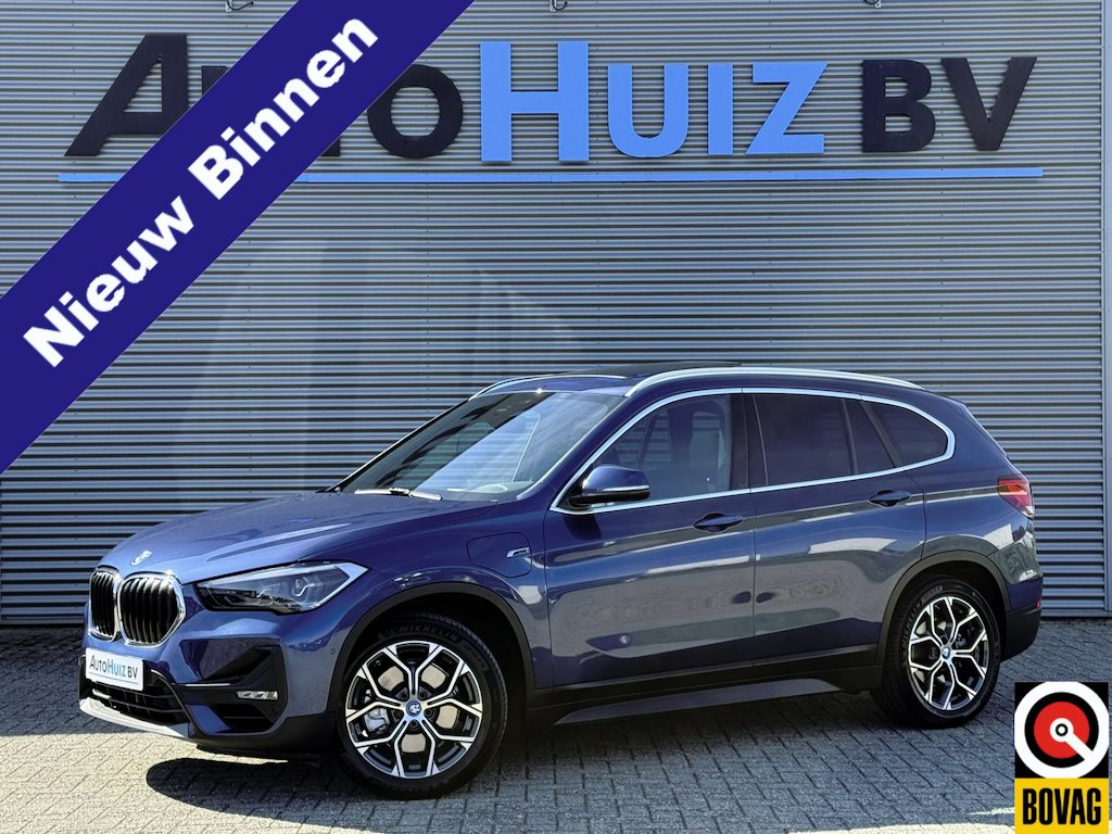 BMW X1 xDrive 25e Advantage Panoramadak Trekhaak LED Achteruitrijcamera Navi Pro HiFi-speakersysteem DAB Carplay